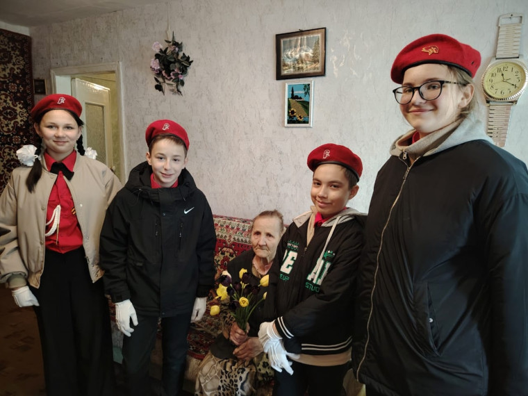 Юнармейский десант к труженикам тыла.